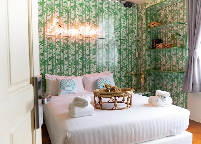 Room In Guest Room - Stay In Style - Boutique Hostel *